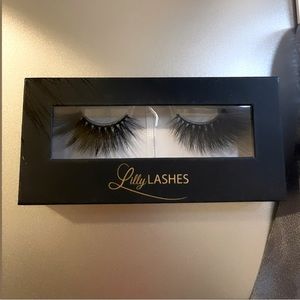 Lilly lashes in Style Carmel